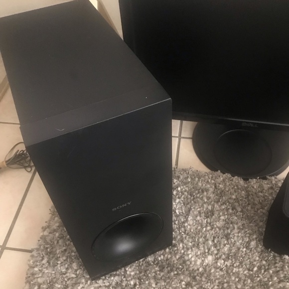 Electronic Bundle! Three great items! Sony! Dell! Logitech! - Picture 3 of 4